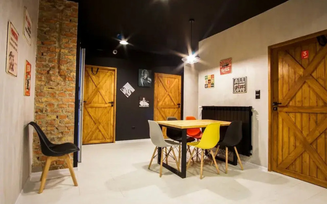 Retro Apartments