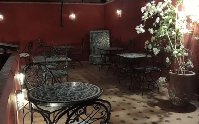 Riad étoile ocre