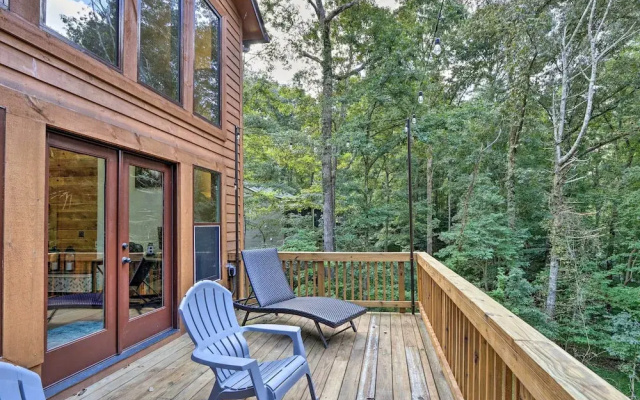 New Construction With Modern Design & Hot Tub!