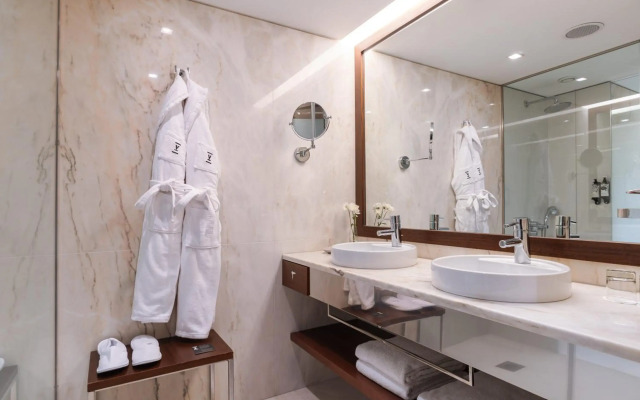 Porto Palácio Hotel by The Editory