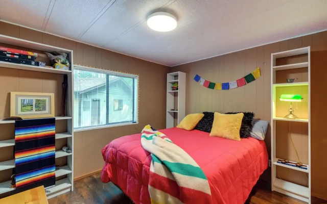 Secluded Port Townsend Retreat: Pets Welcome!
