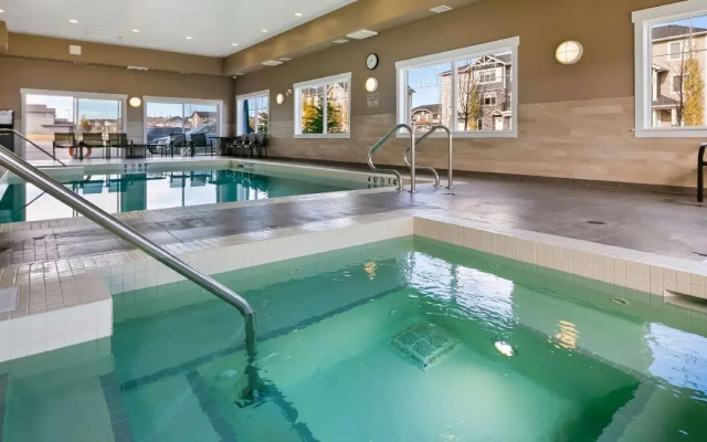 Best Western Plus Chestermere Hotel