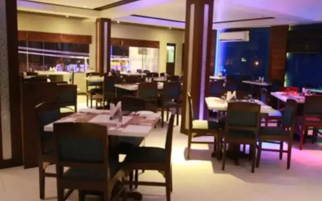 OYO 13494 Hotel Nakshatra Inn