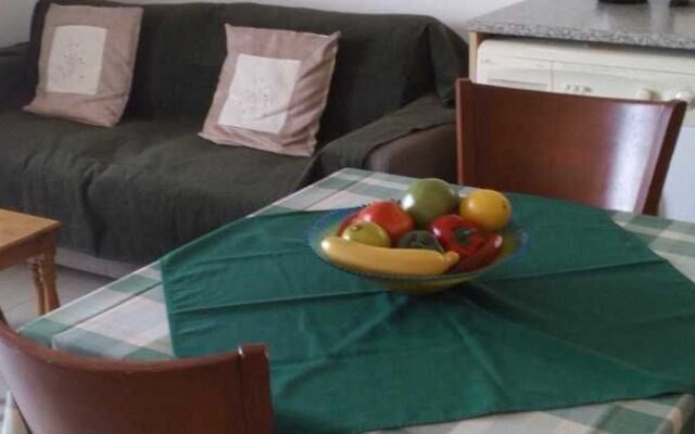 Pari Holiday Apartments