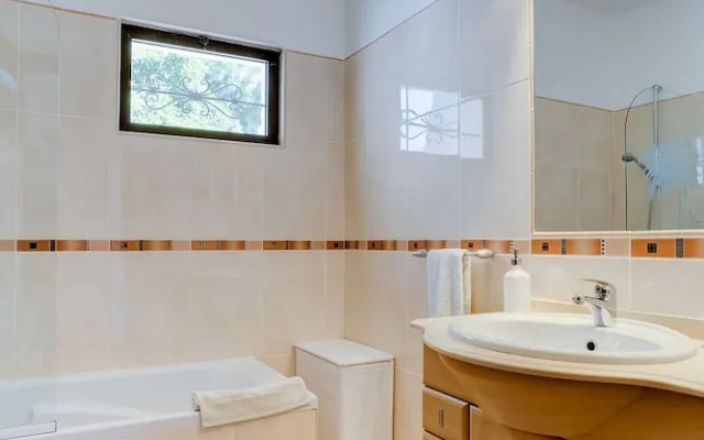 Sequana Fabulous Spacious Villa Perfect for Fami