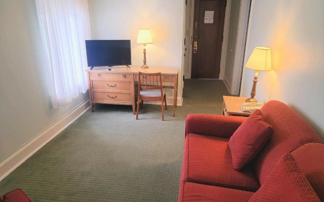 Penn Wells Historic Hotel