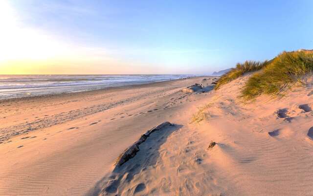 Lincoln Sands Oceanfront Resort, Ascend Hotel Collection