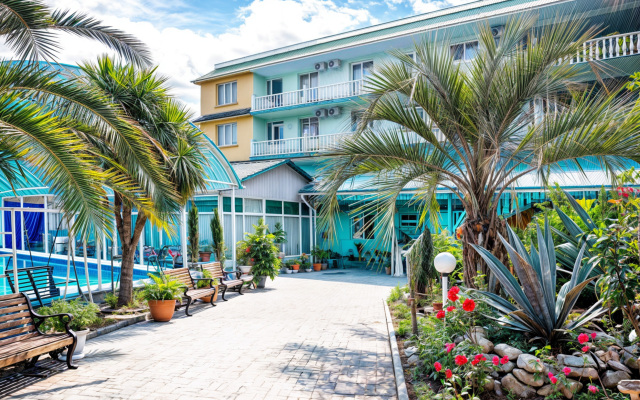 Zelyony Popugay Allama Group Guest House