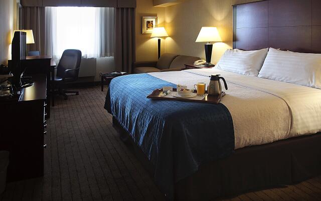 Holiday Inn and Suites Winnipeg Downtown by IHG