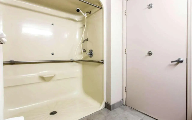 Holiday Inn Express Charlotte-Carowinds