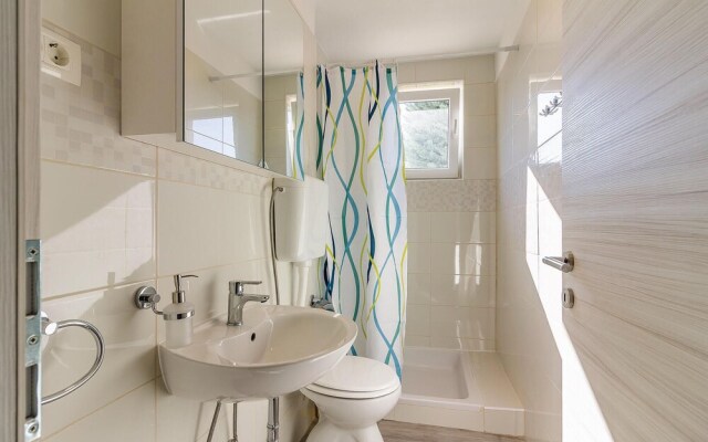 Stunning Home in Pula With Wifi and 6 Bedrooms