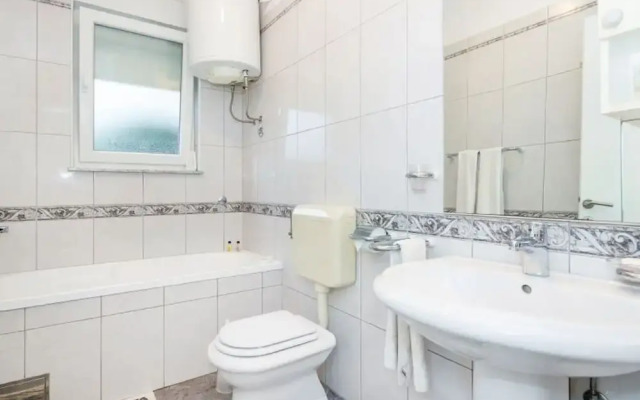 Adorable Studio Apartment 200 Meters Distant From the Beach !
