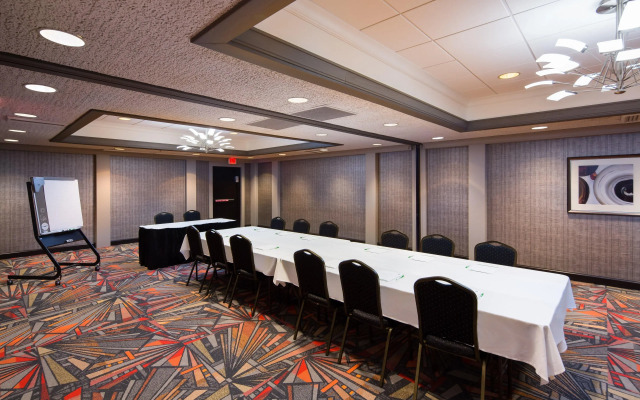 Holiday Inn Milwaukee Riverfront by IHG