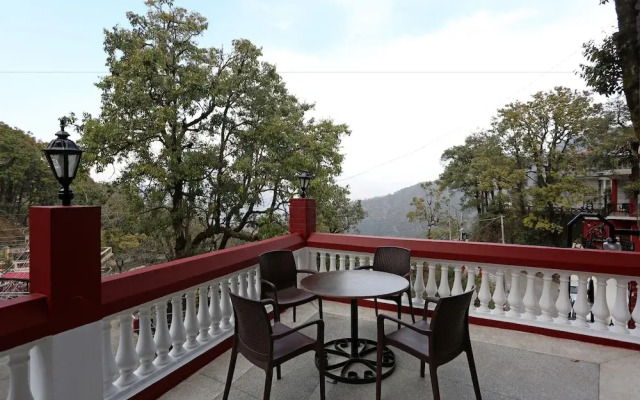 OYO Premium Near Mussoorie Public School