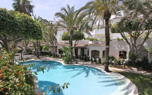 House With 3 Bedrooms in Marbella , With Pool Access, Furnished Terrace and Wifi - 500 m From the Beach