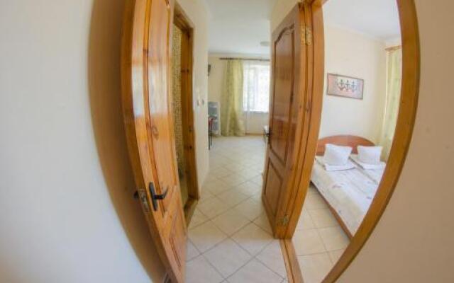 Guest House Primorskaya 25