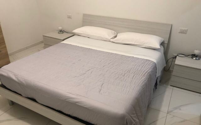 Room In Apartment Two Flowers Guest House