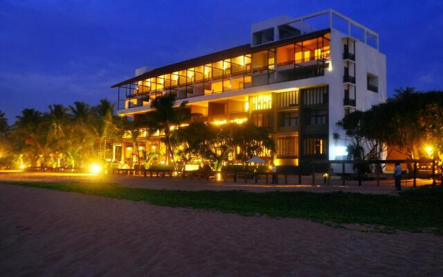 Pandanus Beach Resort & Spa