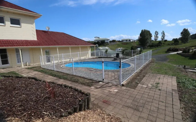 Luxury 3Brm Mannor in Temple View
