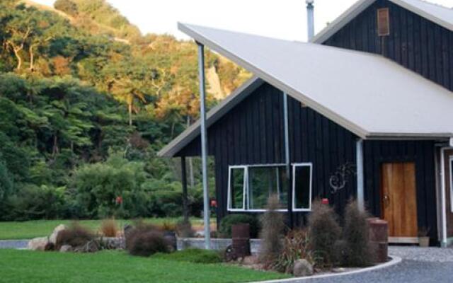 Gully Retreat Karapiro Accommodation