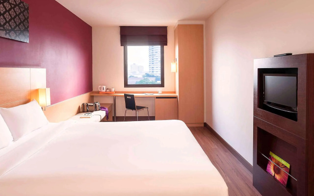 ibis Bangkok Riverside