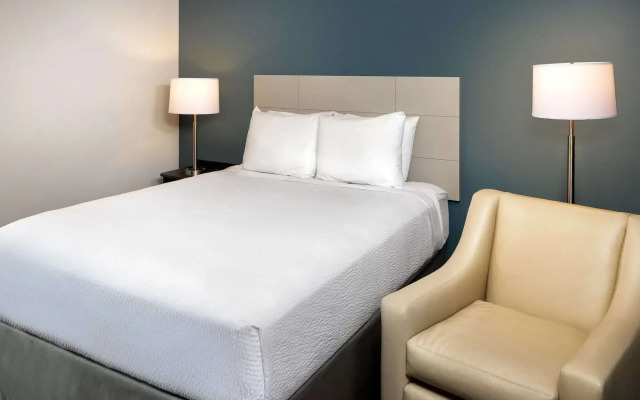 WoodSpring Suites Houston IAH Airport