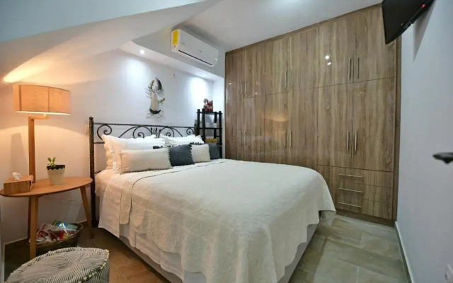 Agate Hydra luxury apartment