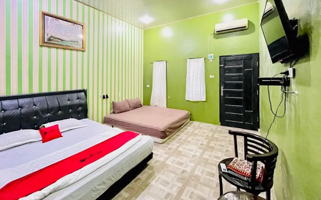 RedDoorz @ MCLOS Syariah Guest House Rantau Perapat