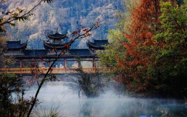 Yuanlong Hotel