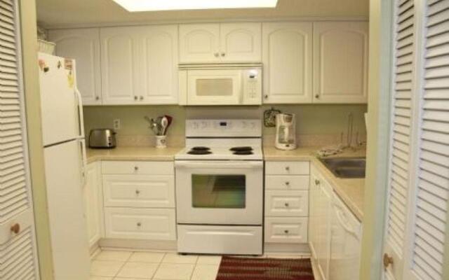 Ocean Village Club J15