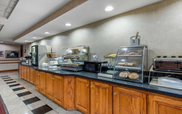 Comfort Inn & Suites Decatur - Forsyth