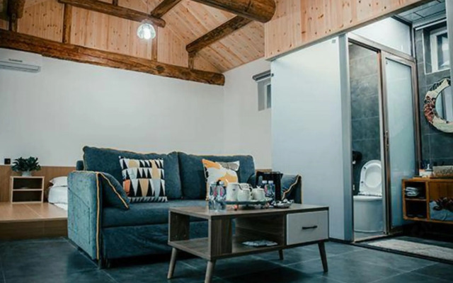 Shao's Courtyard Hostel