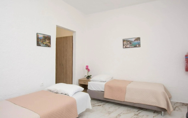 Zervakis Apartments