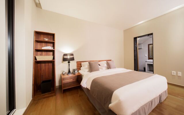 Libentia Hotel & Pool Villa