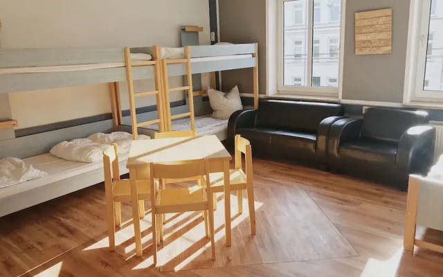 Blue Doors Hostel KTV