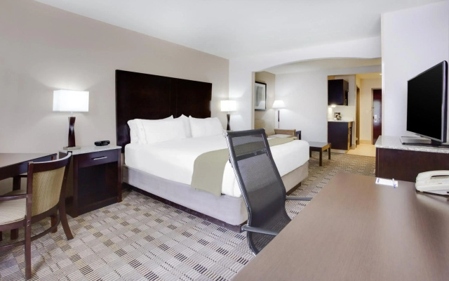 Holiday Inn Express Hotel & Suites Mebane by IHG