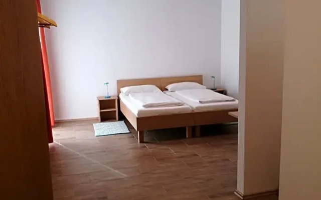 Dorfbuschenschank Mirth