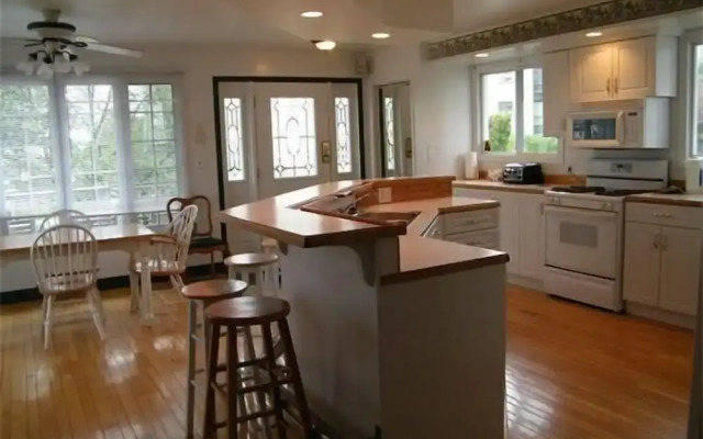 1000 Island Condo Getaway
