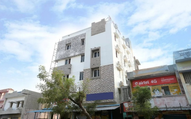 Viswa Towers By OYO Rooms