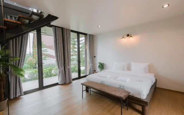 Oxy Resort
