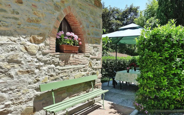Rustic House in Tuscany With Shared Pool