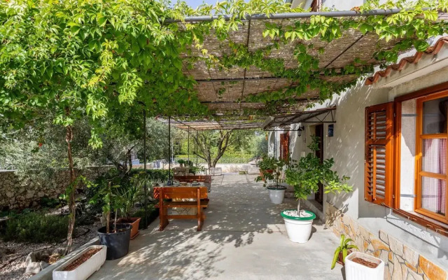 Awesome Home in Malinska With Wifi and 3 Bedrooms