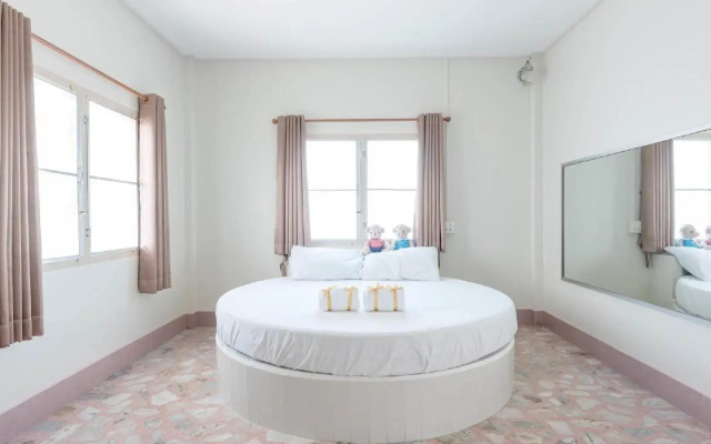 Chimphli Hotel