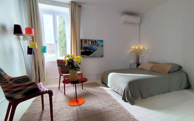 Les Grands Cyprès - chambres d'hôtes, bed and breakfast