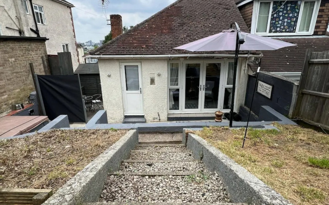 Peaceful Retreat in Southampton's Countryside