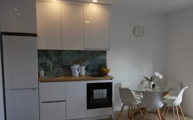 Shadesofblue M & M Sleeps 4 With Pool