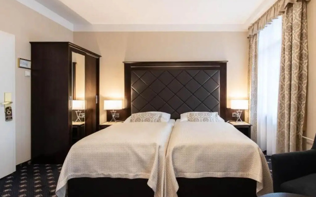 Pytloun Old Armoury Hotel Prague