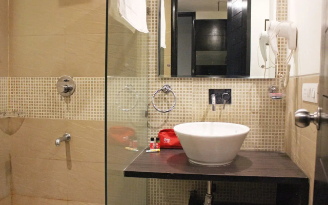Hotel Camria by OYO Rooms