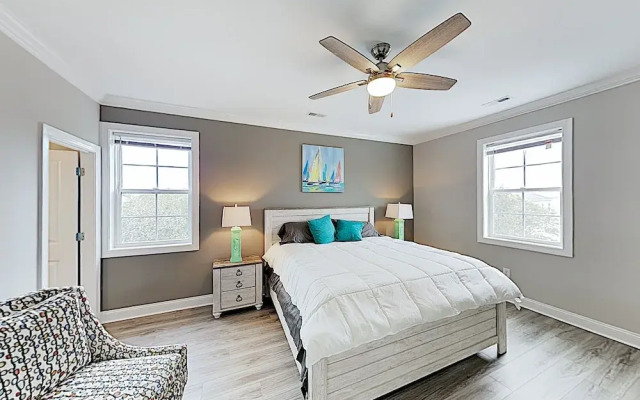 Brand-new W/ Pool & Theater -- Near Beach! 6 Bedroom Home