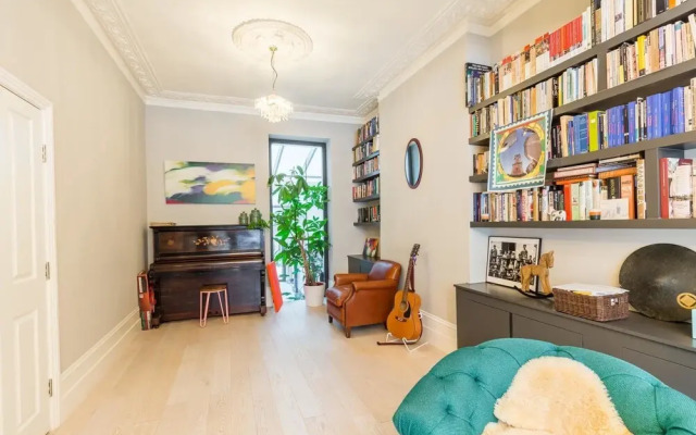 Stunning Spacious 3BD House With Garden - Sleeps 6